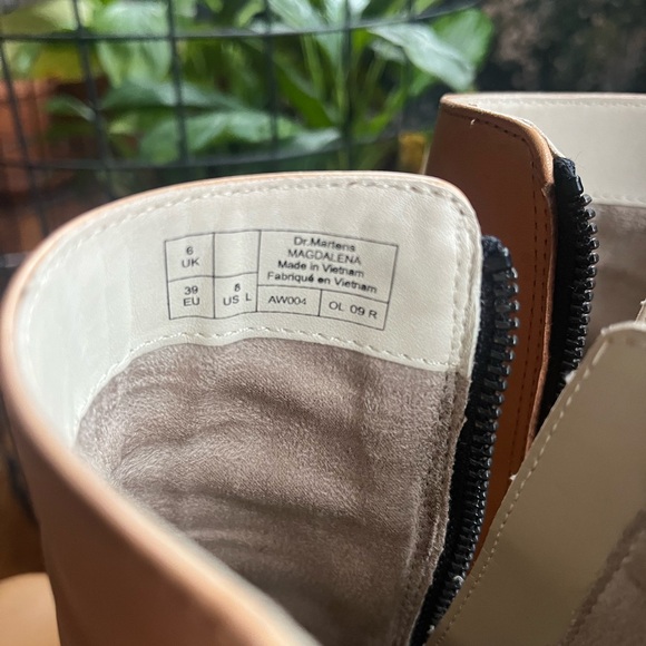 Doc Martens Magdalena Heeled Boots/Booties size 8 - Picture 9 of 9